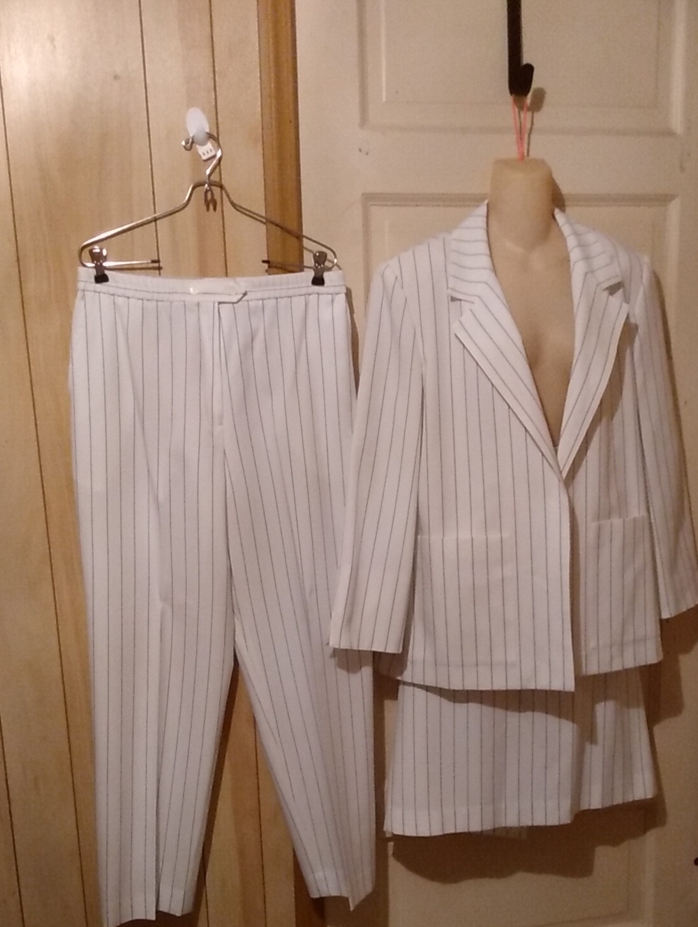 White Pin Stripe 3 Piece Pantsuit Vtg 70s Da-Rue California Usa Made Mobwife
